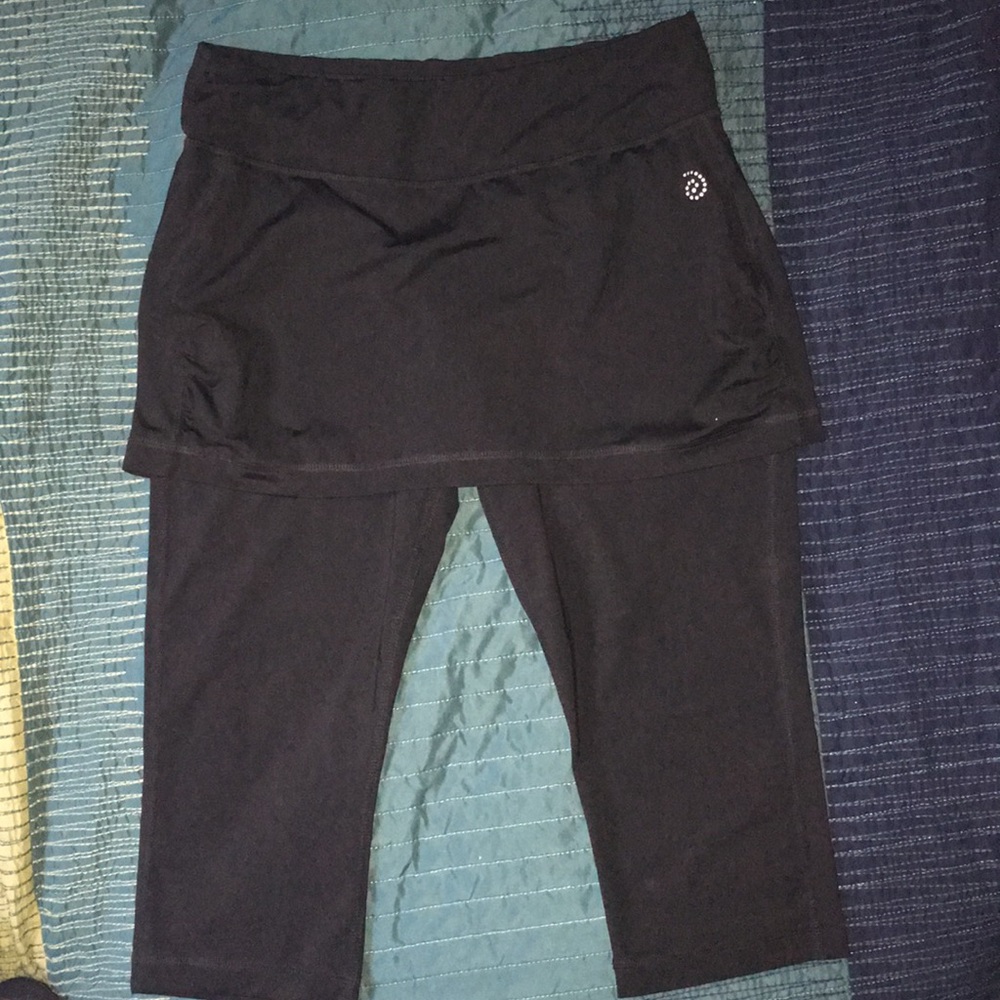 Skirted crop leggings